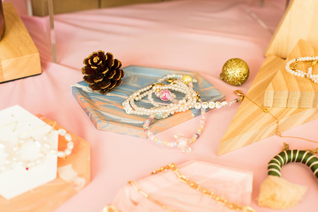 Top 10 Aesthetic Gift Ideas for Every Occasion in 2025 (That Don’t Feel Last-Minute)